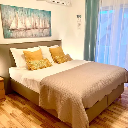 Lucie3 * Biograd Na Moru
